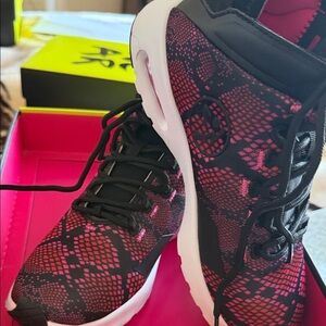 Zumba air funk pink snake 6 NEW W Box
